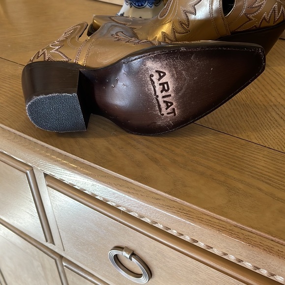 New and never worn. Impossible to find gold Ariat booties. Gorgeous booties. - Picture 3 of 4
